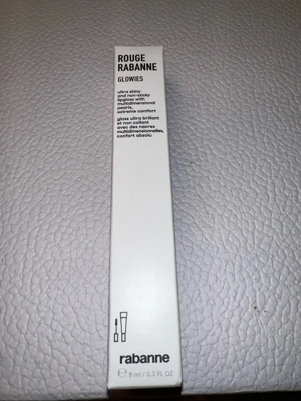 Rabanne Glowies Ultra Shiny non sticky lipgloss with multidimensional pearl 091